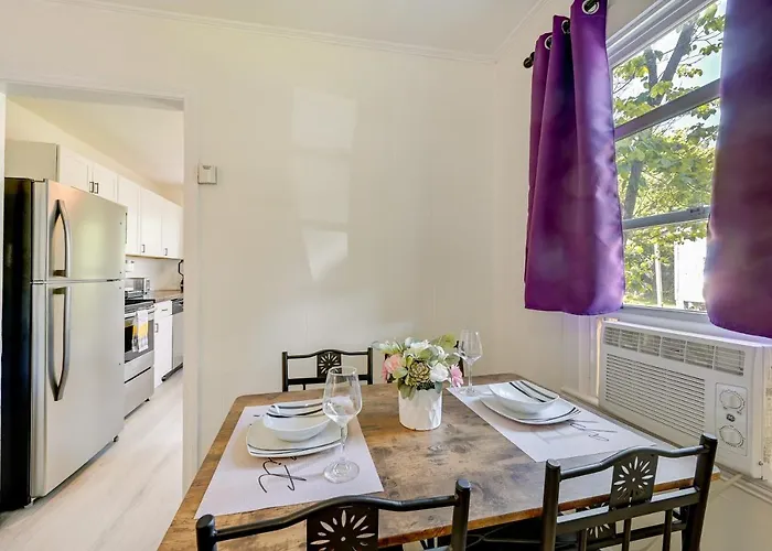 Vacation ~ 3 Mi To Downtown! Holiday home *