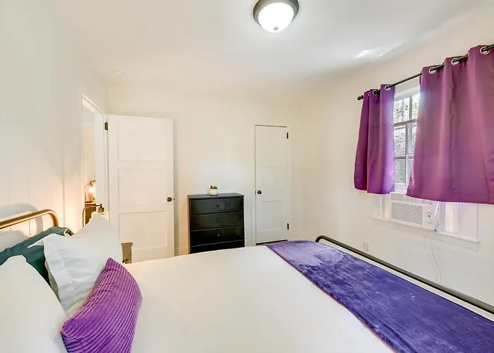 Vacation ~ 3 Mi To Downtown! Holiday home Winston-Salem
